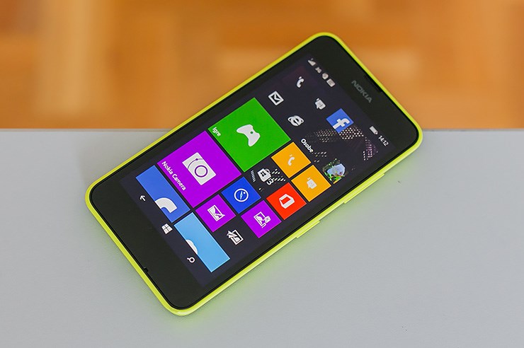 Nokia Lumia 630 (2).jpg